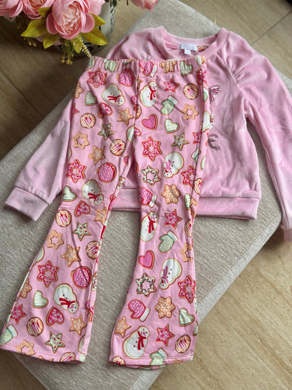 Btween Velvet Pajama Set - Pink Christmas