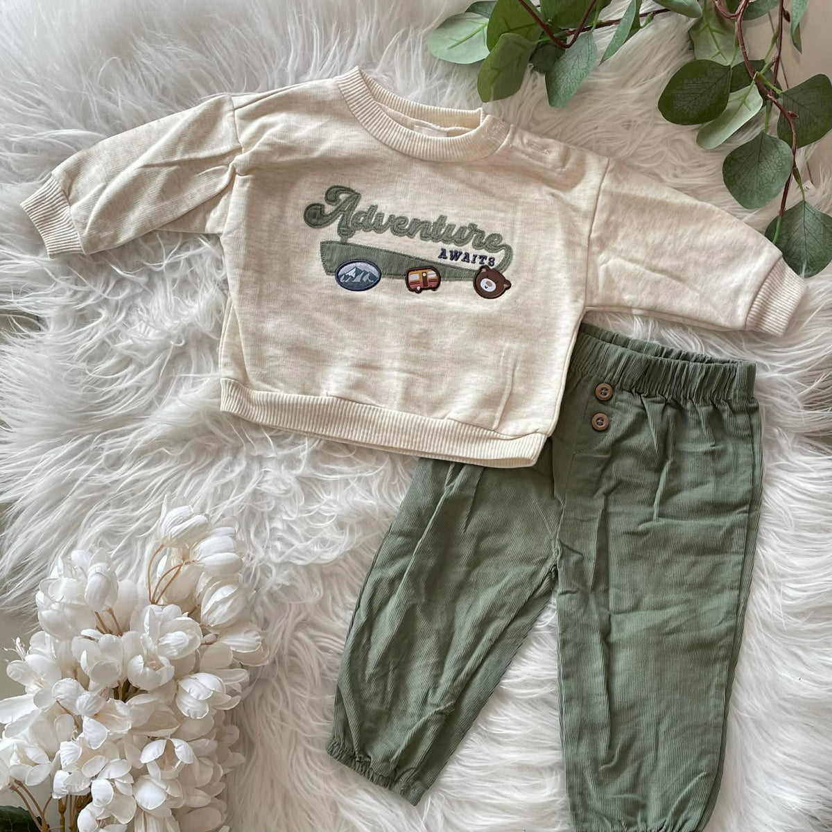 Adventure Sweatshirt with Pants