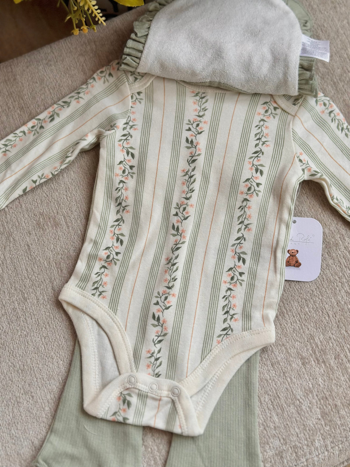 4pc Onesies Set “Loved”