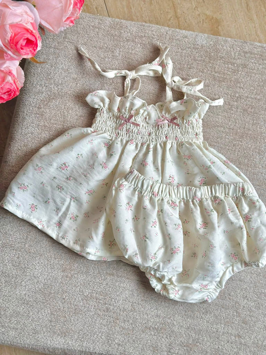 Cream Flower Cute Set