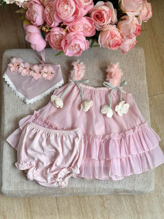 Dainty Dress in Pink