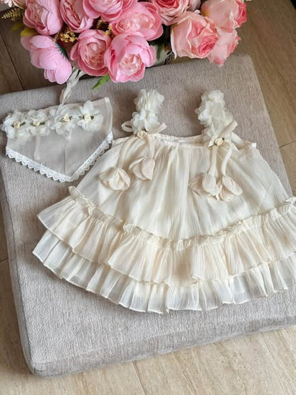 Dainty Dress in Ivory