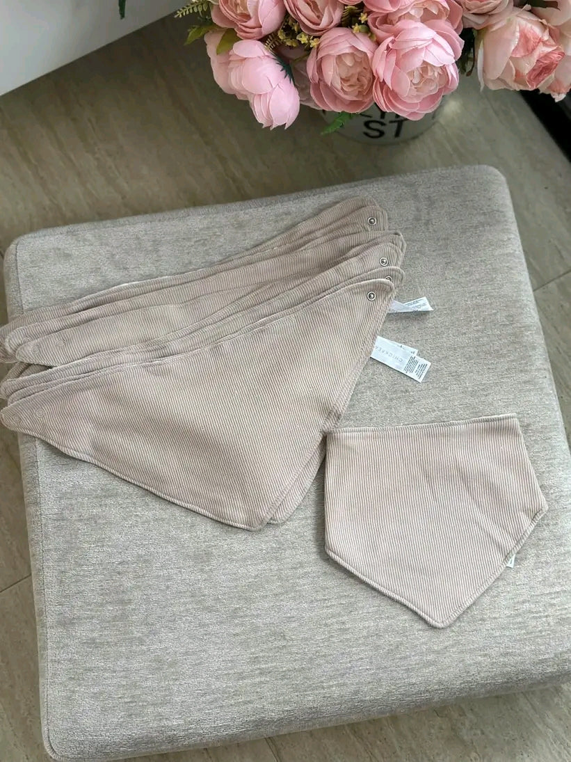 Triangular Bibs "Light Brown"