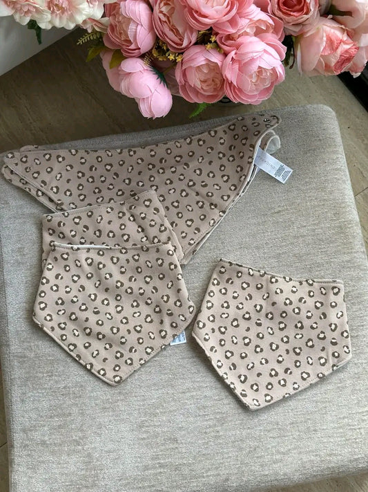 Triangular Bibs "Dark Animal Print"